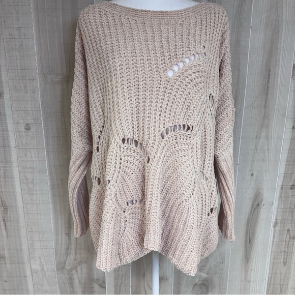 Oversized Chunky Knit Chenille Sweater Boho Size M with Cut-Outs - Picture 2 of 9